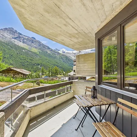 Easystay Modernes Budget-zimmer Im Zentrum Von Nyaraló Saas Fee