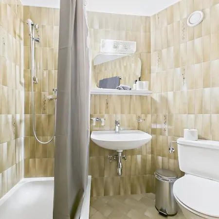 Nyaraló Easystay Modernes Budget-zimmer Im Zentrum Von *