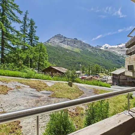 Easystay Modernes Budget-zimmer Im Zentrum Von Nyaraló Saas Fee