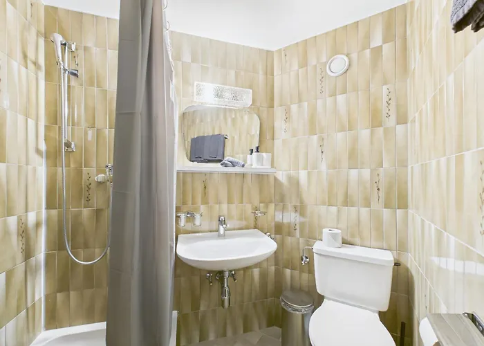 Easystay Modernes Budget-zimmer Im Zentrum Von Hébergement de vacances Saas Fee